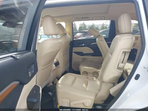 5TDDZRFH2KS974930 2019 TOYOTA HIGHLANDER - Image 8
