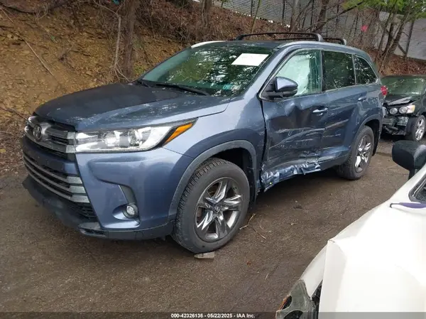 5TDDZRFH2KS993591 2019 TOYOTA HIGHLANDER - Image 2