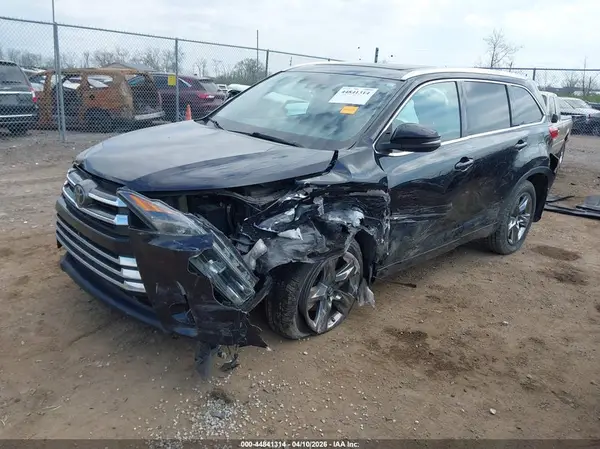 5TDDZRFH2KS993865 2019 TOYOTA HIGHLANDER - Image 2