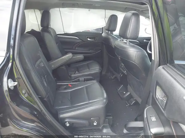 5TDDZRFH2KS993865 2019 TOYOTA HIGHLANDER - Image 8