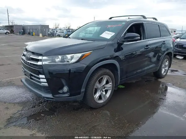 5TDDZRFH3HS358176 2017 TOYOTA HIGHLANDER - Image 2