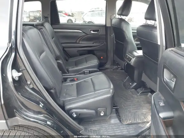 5TDDZRFH3HS358176 2017 TOYOTA HIGHLANDER - Image 8