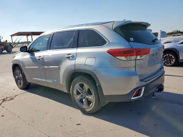 5TDDZRFH3HS358565 2017 TOYOTA HIGHLANDER - Image 2