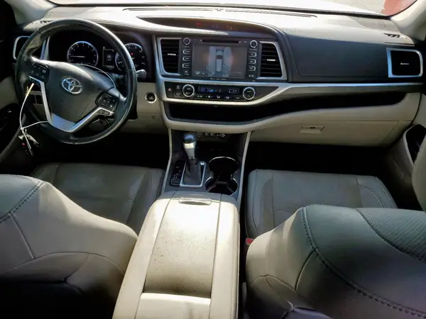 5TDDZRFH3HS358565 2017 TOYOTA HIGHLANDER - Image 8