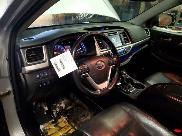 5TDDZRFH3HS364785 2017 TOYOTA HIGHLANDER - Image 8
