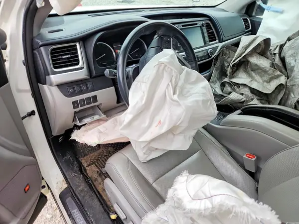 5TDDZRFH3HS365564 2017 TOYOTA HIGHLANDER - Image 8