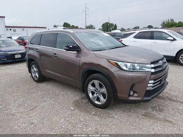 5TDDZRFH3HS372675 2017 TOYOTA HIGHLANDER - Image 1