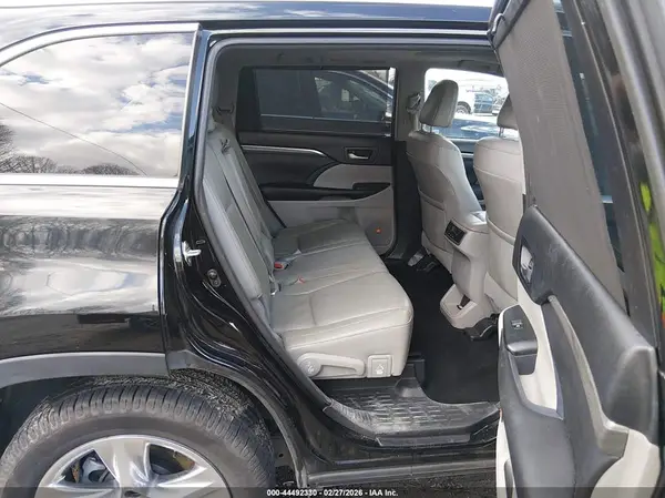 5TDDZRFH3HS377388 2017 TOYOTA HIGHLANDER - Image 8