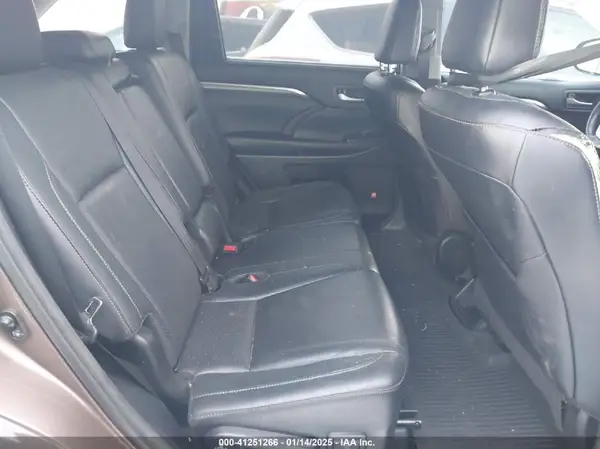5TDDZRFH3HS395812 2017 TOYOTA HIGHLANDER - Image 8