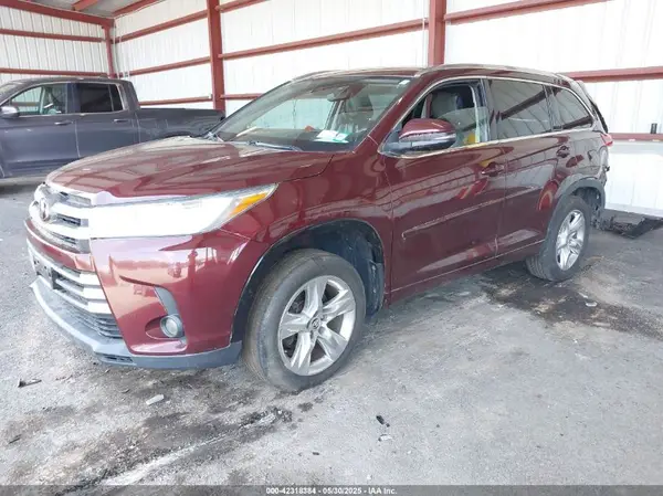 5TDDZRFH3HS426086 2017 TOYOTA HIGHLANDER - Image 2