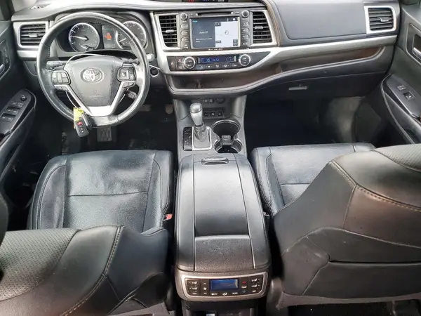 5TDDZRFH3HS429067 2017 TOYOTA HIGHLANDER - Image 8