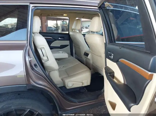 5TDDZRFH3HS434558 2017 TOYOTA HIGHLANDER - Image 8