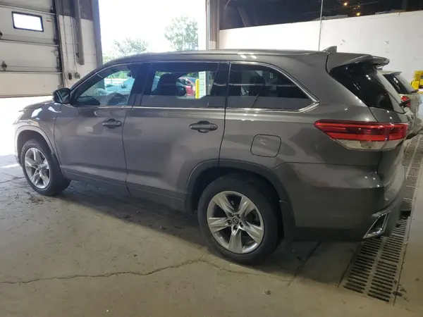5TDDZRFH3HS436410 2017 TOYOTA HIGHLANDER - Image 2