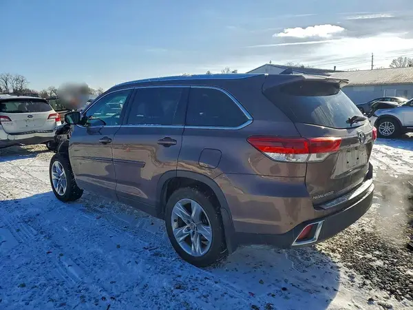5TDDZRFH3HS445995 2017 TOYOTA HIGHLANDER - Image 2