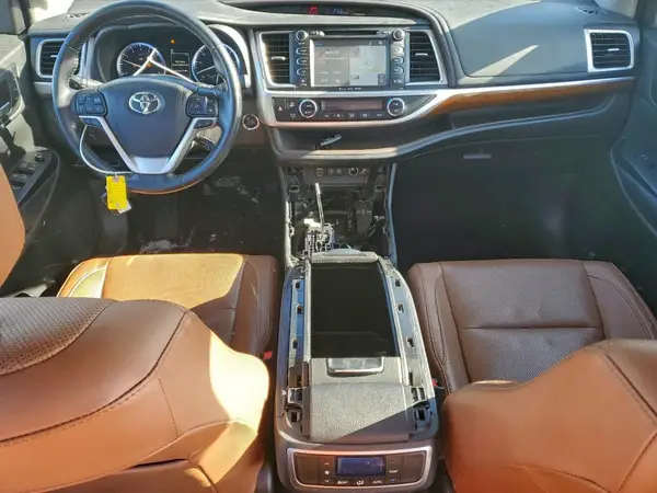 5TDDZRFH3HS445995 2017 TOYOTA HIGHLANDER - Image 8