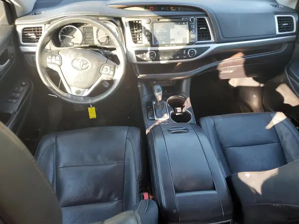 5TDDZRFH3HS448735 2017 TOYOTA HIGHLANDER - Image 8