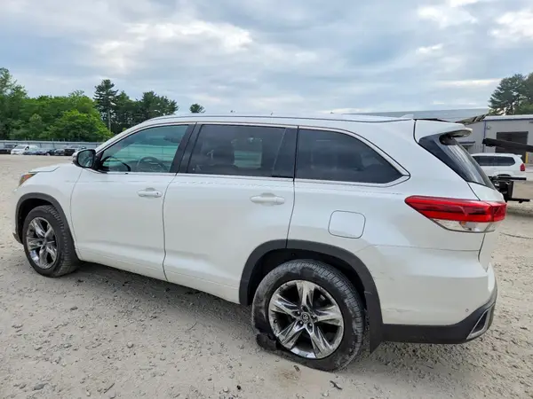 5TDDZRFH3HS455667 2017 TOYOTA HIGHLANDER - Image 2