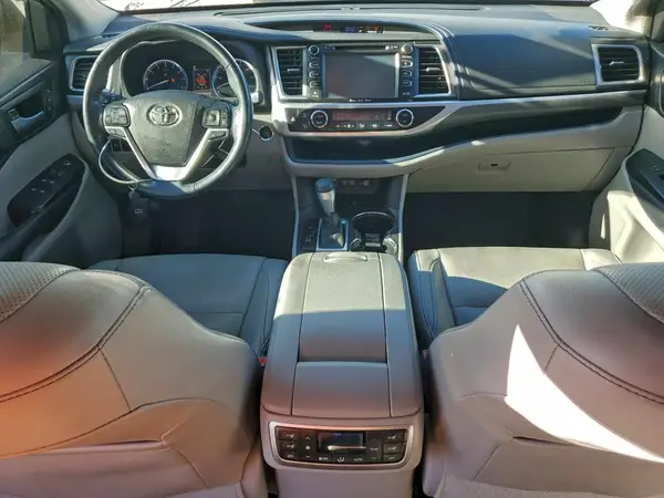5TDDZRFH3HS455894 2017 TOYOTA HIGHLANDER - Image 8