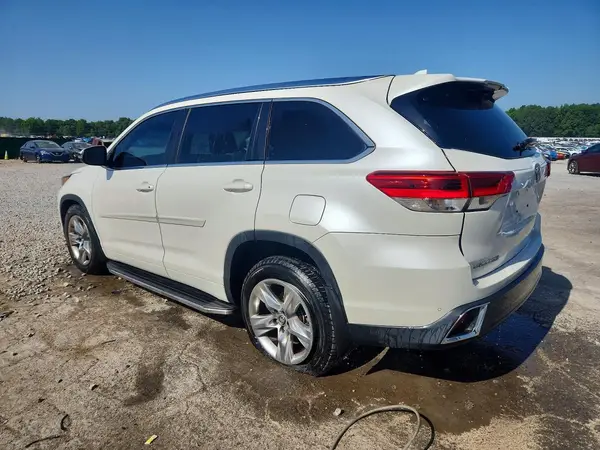 5TDDZRFH3HS456141 2017 TOYOTA HIGHLANDER - Image 2