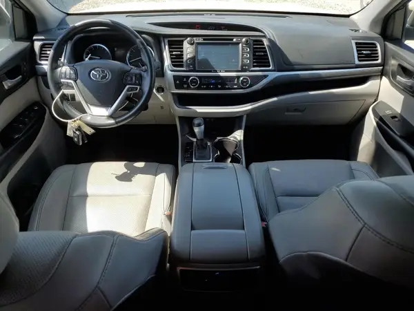 5TDDZRFH3HS457631 2017 TOYOTA HIGHLANDER - Image 8