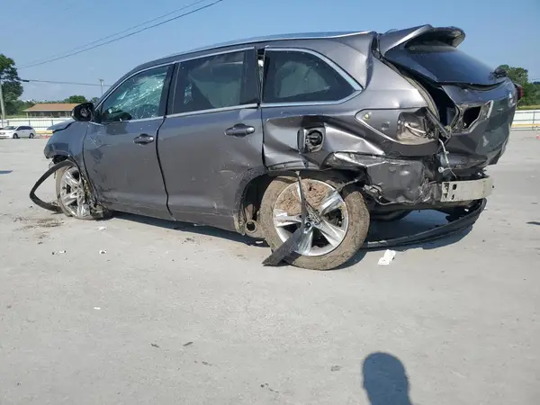 5TDDZRFH3HS463946 2017 TOYOTA HIGHLANDER - Image 2