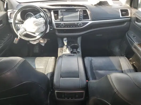 5TDDZRFH3HS463946 2017 TOYOTA HIGHLANDER - Image 8