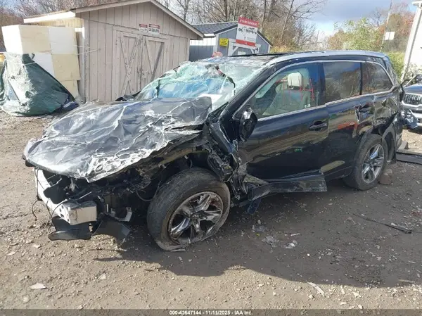 5TDDZRFH3HS476261 2017 TOYOTA HIGHLANDER - Image 2