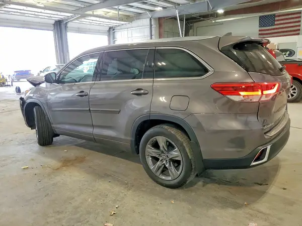 5TDDZRFH3JS485449 2018 TOYOTA HIGHLANDER - Image 2