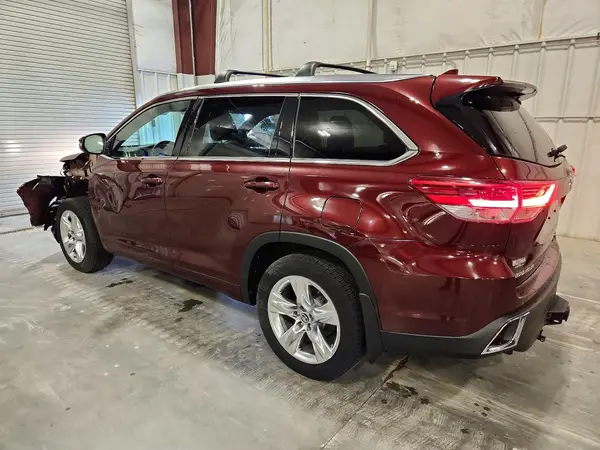 5TDDZRFH3JS492188 2018 TOYOTA HIGHLANDER - Image 2