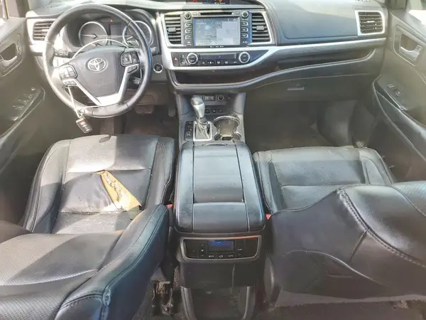 5TDDZRFH3JS495785 2018 TOYOTA HIGHLANDER - Image 8