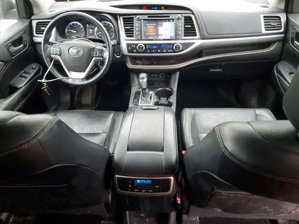 5TDDZRFH3JS496631 2018 TOYOTA HIGHLANDER - Image 8