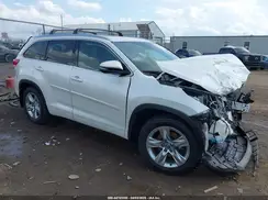 5TDDZRFH3JS813131 2018 TOYOTA HIGHLANDER
