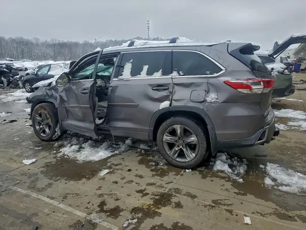 5TDDZRFH3JS819673 2018 TOYOTA HIGHLANDER - Image 2