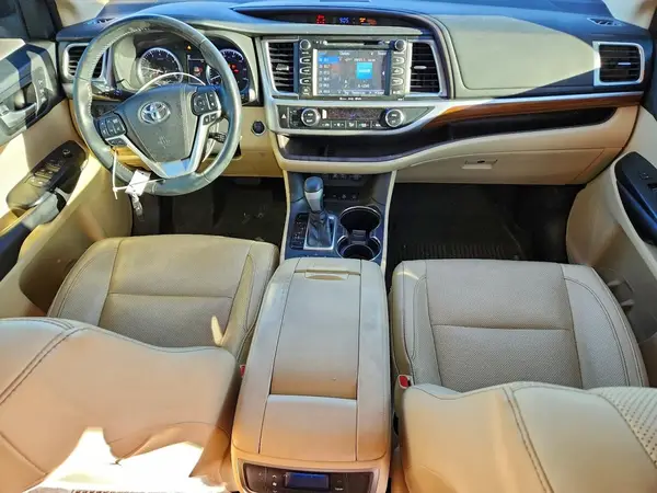 5TDDZRFH3JS820483 2018 TOYOTA HIGHLANDER - Image 8