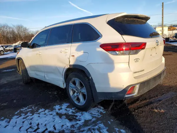 5TDDZRFH3JS821195 2018 TOYOTA HIGHLANDER - Image 2