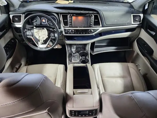5TDDZRFH3JS825327 2018 TOYOTA HIGHLANDER - Image 8