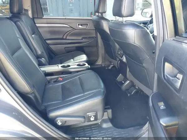 5TDDZRFH3JS829698 2018 TOYOTA HIGHLANDER - Image 8