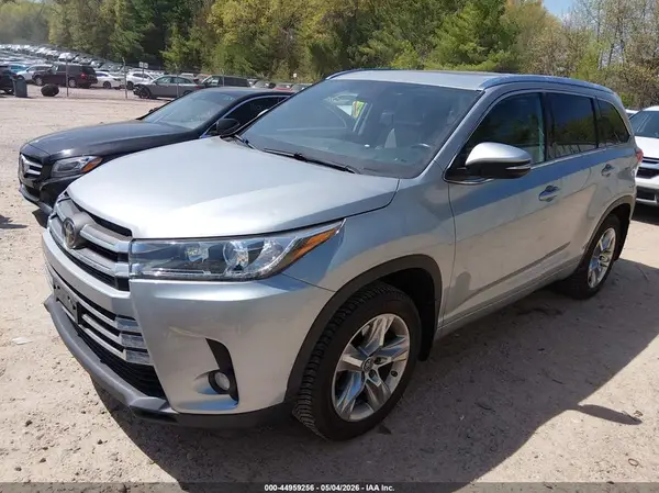 5TDDZRFH3JS835663 2018 TOYOTA HIGHLANDER - Image 2