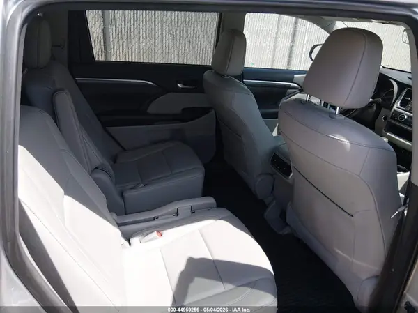 5TDDZRFH3JS835663 2018 TOYOTA HIGHLANDER - Image 8