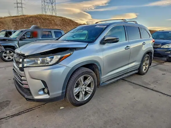 5TDDZRFH3JS838367 2018 TOYOTA HIGHLANDER - Image 1