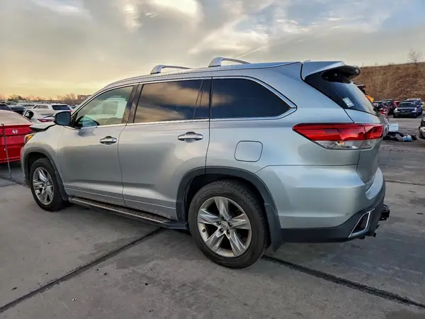 5TDDZRFH3JS838367 2018 TOYOTA HIGHLANDER - Image 2