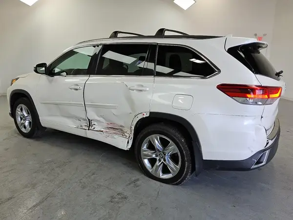 5TDDZRFH3JS839857 2018 TOYOTA HIGHLANDER - Image 2