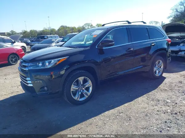 5TDDZRFH3JS849160 2018 TOYOTA HIGHLANDER - Image 2