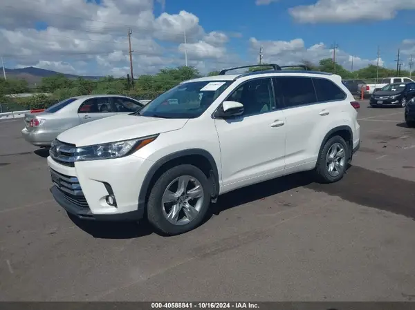 5TDDZRFH3JS850437 2018 TOYOTA HIGHLANDER - Image 2