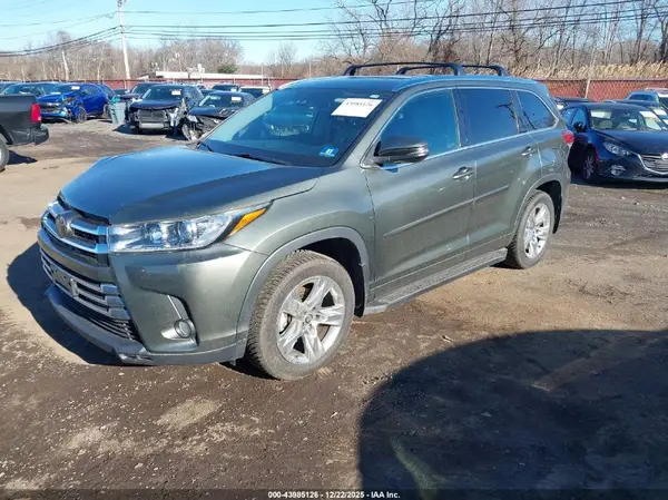 5TDDZRFH3JS853533 2018 TOYOTA HIGHLANDER - Image 2