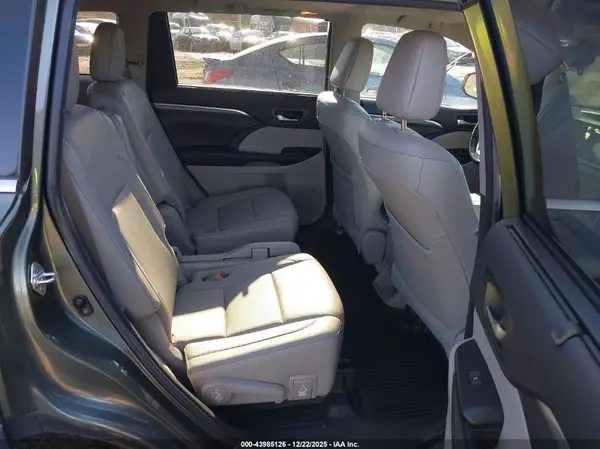 5TDDZRFH3JS853533 2018 TOYOTA HIGHLANDER - Image 8