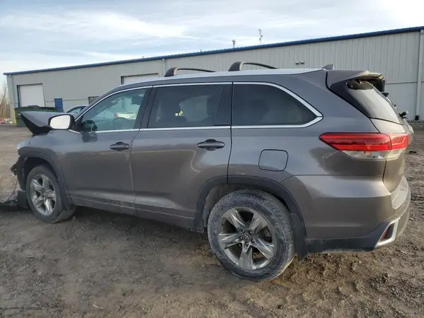 5TDDZRFH3JS866251 2018 TOYOTA HIGHLANDER - Image 2