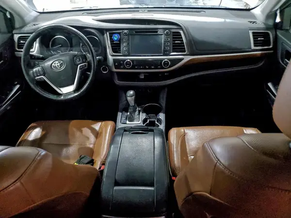 5TDDZRFH3JS867044 2018 TOYOTA HIGHLANDER - Image 8