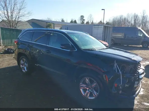 5TDDZRFH3JS869473 2018 TOYOTA HIGHLANDER - Image 1