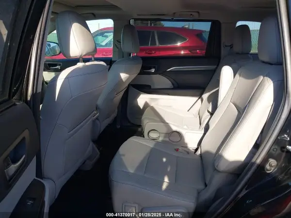 5TDDZRFH3JS869473 2018 TOYOTA HIGHLANDER - Image 8